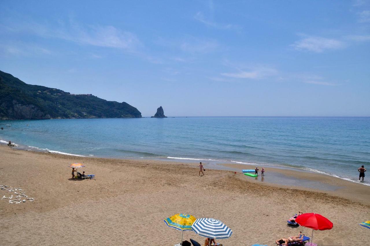 Holiday Studio Apartments Yannis On The Beach Of Agios Gordios In Corfu Exterior photo